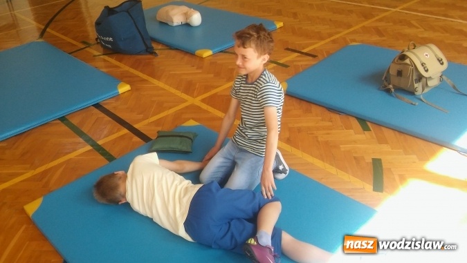 Zdjęcie w galerii na portalu naszwodzislaw.com: Uczniowie z SP nr 15 wiedzą jak udzielać pierwszej pomocy wiadomości z regionu