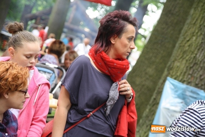 Zdjęcie w galerii na portalu naszwodzislaw.com: Festyn parafialny w Rogowie. Dobra zabawa i wiele atrakcji wiadomości z regionu