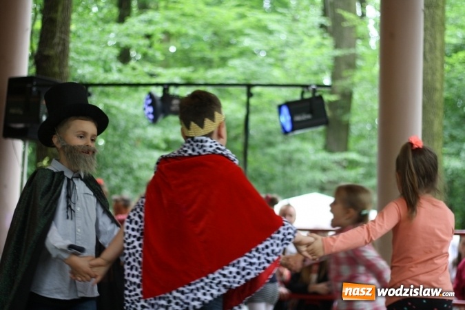 Zdjęcie w galerii na portalu naszwodzislaw.com: Festyn parafialny w Rogowie. Dobra zabawa i wiele atrakcji wiadomości z regionu