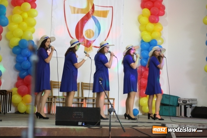 Zdjęcie w galerii na portalu naszwodzislaw.com: Festyn parafialny w Rogowie. Dobra zabawa i wiele atrakcji wiadomości z regionu