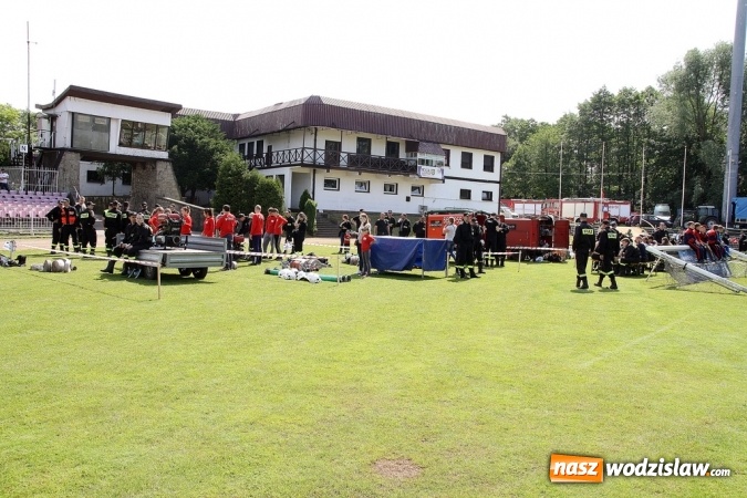 Zdjęcie w galerii na portalu naszwodzislaw.com: Strażacy rywalizowali na stadionie MOSiR wiadomości z regionu