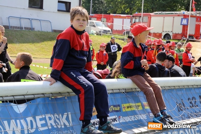 Zdjęcie w galerii na portalu naszwodzislaw.com: Strażacy rywalizowali na stadionie MOSiR wiadomości z regionu