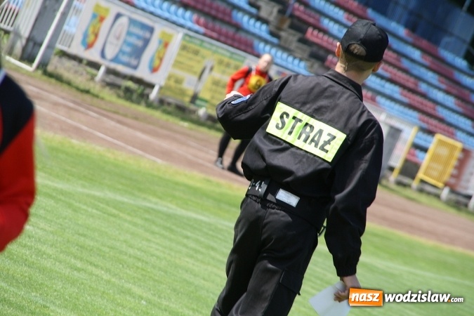 Zdjęcie w galerii na portalu naszwodzislaw.com: Strażacy rywalizowali na stadionie MOSiR wiadomości z regionu