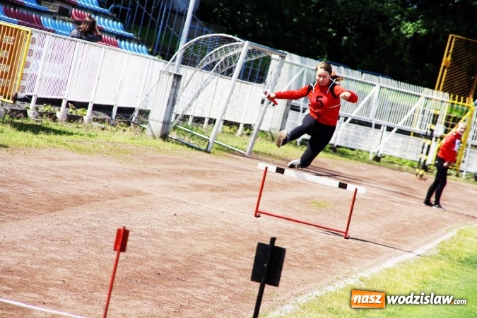 Zdjęcie w galerii na portalu naszwodzislaw.com: Strażacy rywalizowali na stadionie MOSiR wiadomości z regionu