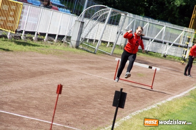 Zdjęcie w galerii na portalu naszwodzislaw.com: Strażacy rywalizowali na stadionie MOSiR wiadomości z regionu