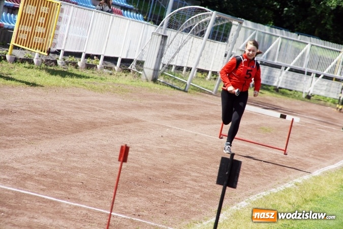 Zdjęcie w galerii na portalu naszwodzislaw.com: Strażacy rywalizowali na stadionie MOSiR wiadomości z regionu