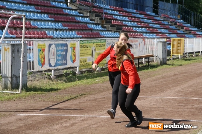 Zdjęcie w galerii na portalu naszwodzislaw.com: Strażacy rywalizowali na stadionie MOSiR wiadomości z regionu