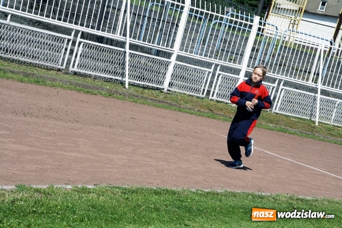 Zdjęcie w galerii na portalu naszwodzislaw.com: Strażacy rywalizowali na stadionie MOSiR wiadomości z regionu