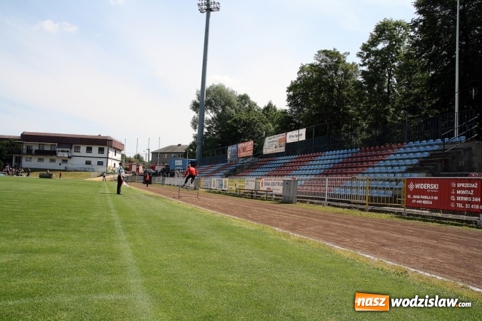 Zdjęcie w galerii na portalu naszwodzislaw.com: Strażacy rywalizowali na stadionie MOSiR wiadomości z regionu