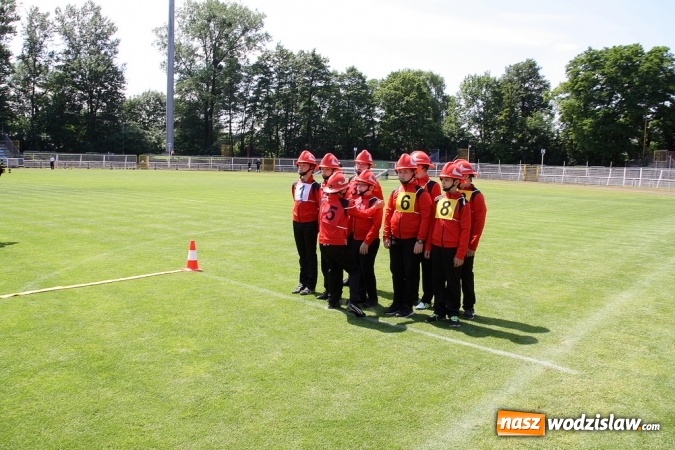 Zdjęcie w galerii na portalu naszwodzislaw.com: Strażacy rywalizowali na stadionie MOSiR wiadomości z regionu
