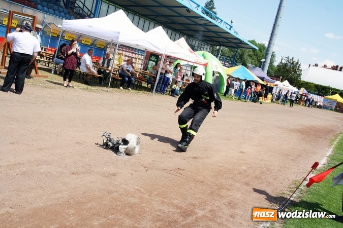 Zdjęcie w galerii na portalu naszwodzislaw.com: Strażacy rywalizowali na stadionie MOSiR wiadomości z regionu