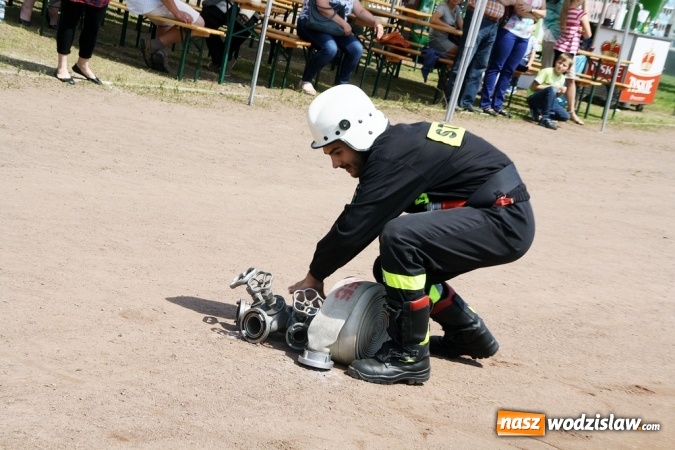 Zdjęcie w galerii na portalu naszwodzislaw.com: Strażacy rywalizowali na stadionie MOSiR wiadomości z regionu