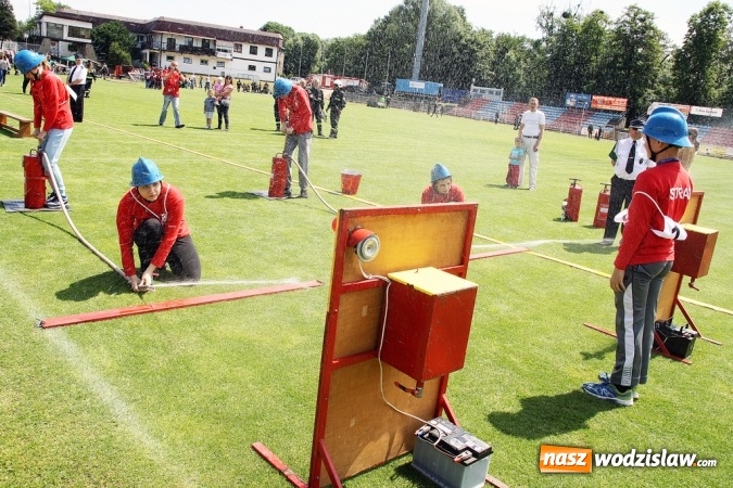 Zdjęcie w galerii na portalu naszwodzislaw.com: Strażacy rywalizowali na stadionie MOSiR wiadomości z regionu