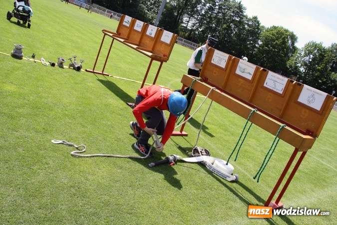 Zdjęcie w galerii na portalu naszwodzislaw.com: Strażacy rywalizowali na stadionie MOSiR wiadomości z regionu