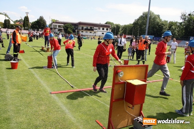 Zdjęcie w galerii na portalu naszwodzislaw.com: Strażacy rywalizowali na stadionie MOSiR wiadomości z regionu