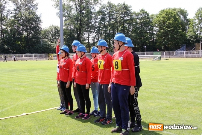 Zdjęcie w galerii na portalu naszwodzislaw.com: Strażacy rywalizowali na stadionie MOSiR wiadomości z regionu