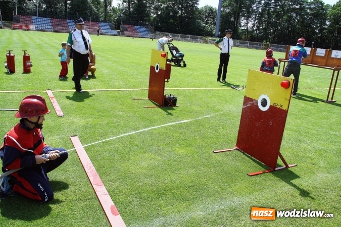 Zdjęcie w galerii na portalu naszwodzislaw.com: Strażacy rywalizowali na stadionie MOSiR wiadomości z regionu