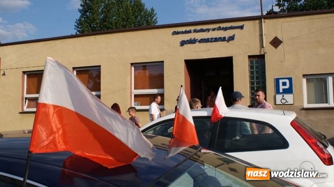 Zdjęcie w galerii na portalu naszwodzislaw.com: Szalona radość w strefie kibica w Gogołowej po pierwszym zwycięstwie Polaków wiadomości z regionu