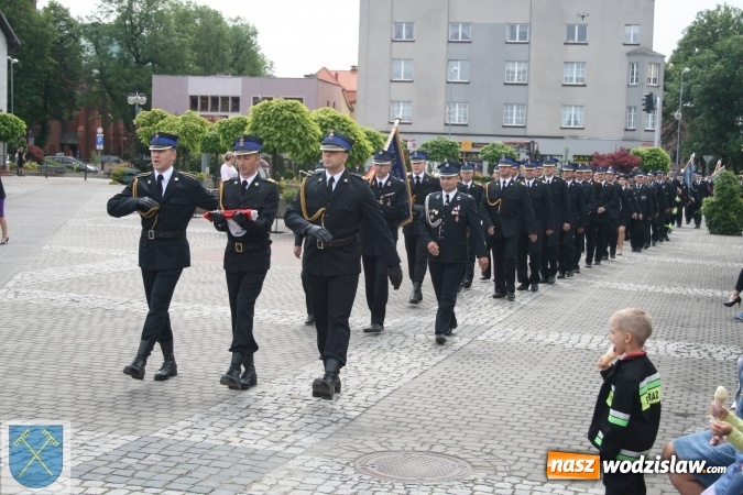 Zdjęcie w galerii na portalu naszwodzislaw.com: Strażacki wóz bojowy Renault Midlum uroczyście przekazany do OSP w Rydułtowach  wiadomości z regionu
