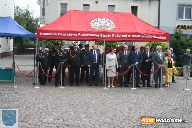 Zdjęcie w galerii na portalu naszwodzislaw.com: Strażacki wóz bojowy Renault Midlum uroczyście przekazany do OSP w Rydułtowach  wiadomości z regionu