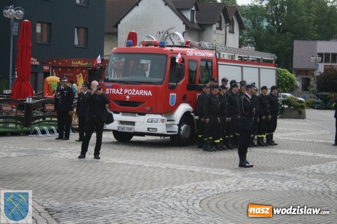 Zdjęcie w galerii na portalu naszwodzislaw.com: Strażacki wóz bojowy Renault Midlum uroczyście przekazany do OSP w Rydułtowach  wiadomości z regionu