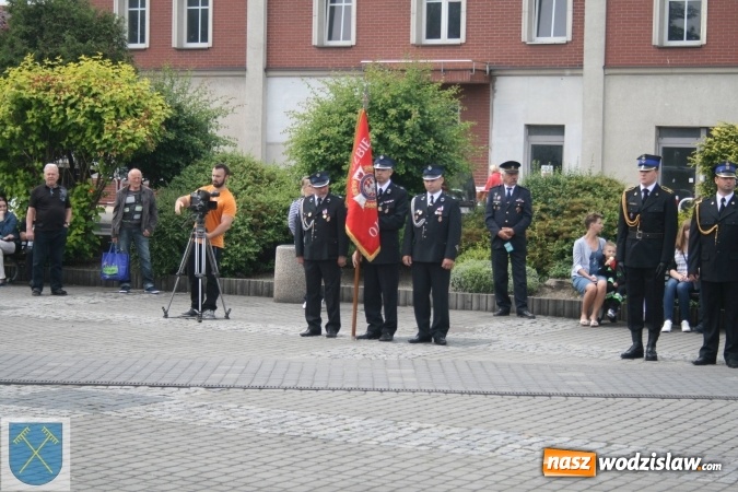 Zdjęcie w galerii na portalu naszwodzislaw.com: Strażacki wóz bojowy Renault Midlum uroczyście przekazany do OSP w Rydułtowach  wiadomości z regionu