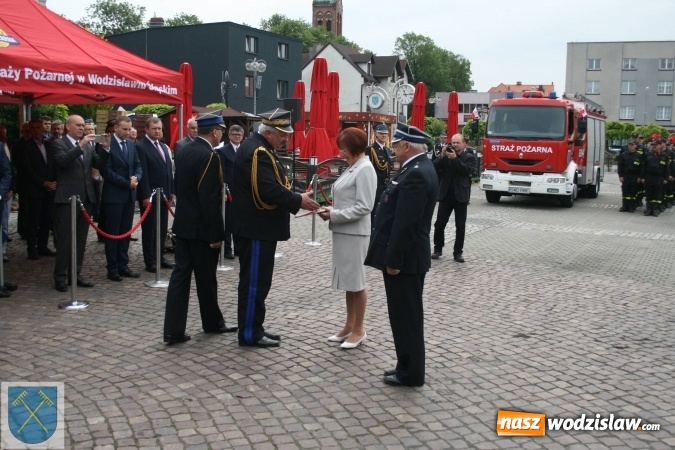 Zdjęcie w galerii na portalu naszwodzislaw.com: Strażacki wóz bojowy Renault Midlum uroczyście przekazany do OSP w Rydułtowach  wiadomości z regionu