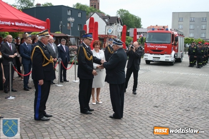 Zdjęcie w galerii na portalu naszwodzislaw.com: Strażacki wóz bojowy Renault Midlum uroczyście przekazany do OSP w Rydułtowach  wiadomości z regionu