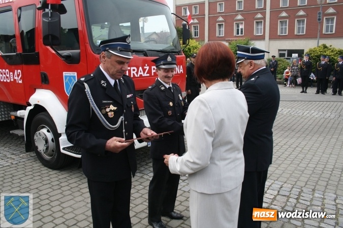 Zdjęcie w galerii na portalu naszwodzislaw.com: Strażacki wóz bojowy Renault Midlum uroczyście przekazany do OSP w Rydułtowach  wiadomości z regionu