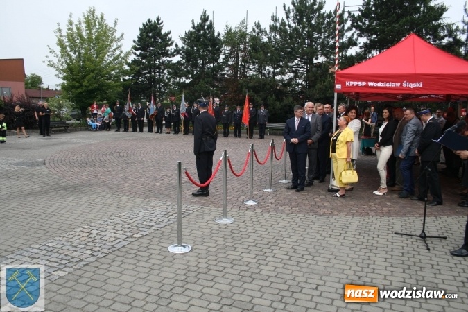 Zdjęcie w galerii na portalu naszwodzislaw.com: Strażacki wóz bojowy Renault Midlum uroczyście przekazany do OSP w Rydułtowach  wiadomości z regionu