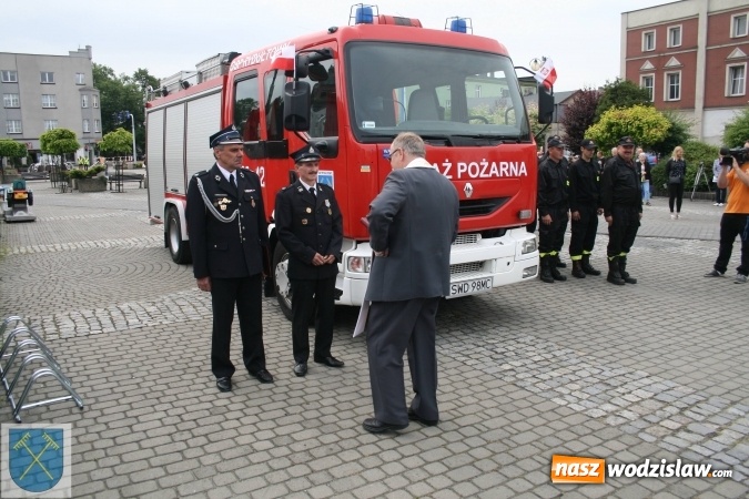 Zdjęcie w galerii na portalu naszwodzislaw.com: Strażacki wóz bojowy Renault Midlum uroczyście przekazany do OSP w Rydułtowach  wiadomości z regionu