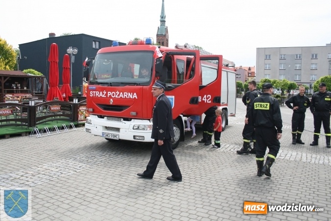 Zdjęcie w galerii na portalu naszwodzislaw.com: Strażacki wóz bojowy Renault Midlum uroczyście przekazany do OSP w Rydułtowach  wiadomości z regionu