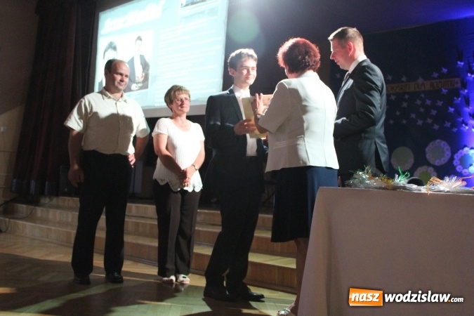 Zdjęcie w galerii na portalu naszwodzislaw.com: Uczniowie z Zespołu Szkół nr 2 nagrodzeni wiadomości z regionu