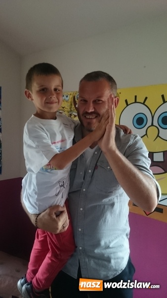 Zdjęcie w galerii na portalu naszwodzislaw.com: Mateusz Gesler i Tomasz Kłos zawitali do Świetlicy Opiekuńczej 