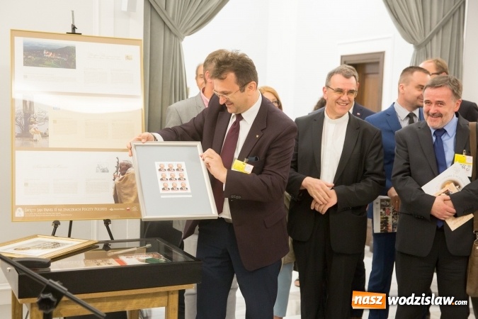 Zdjęcie w galerii na portalu naszwodzislaw.com: Wystawa poświęcona św. Janowi Pawłowi II w polskim Sejmie wiadomości z regionu