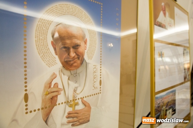 Zdjęcie w galerii na portalu naszwodzislaw.com: Wystawa poświęcona św. Janowi Pawłowi II w polskim Sejmie wiadomości z regionu