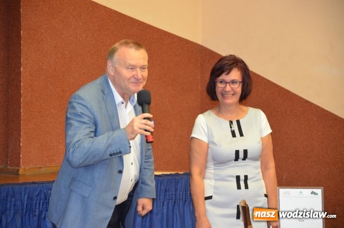 Zdjęcie w galerii na portalu naszwodzislaw.com: Spore zainteresowanie kiermaszem pracy wakacyjnej wiadomości z regionu