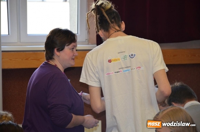 Zdjęcie w galerii na portalu naszwodzislaw.com: Spore zainteresowanie kiermaszem pracy wakacyjnej wiadomości z regionu