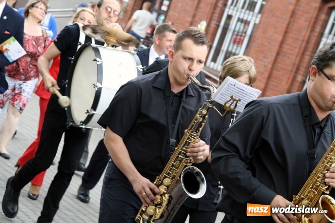 Zdjęcie w galerii na portalu naszwodzislaw.com: 47. Dni Wodzisławia Śląskiego rozpoczęte. Do oficjalnego otwarcia wydarzenia użyto... 50 metrowego zamku błyskawicznego wiadomości z regionu