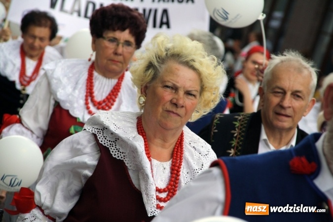 Zdjęcie w galerii na portalu naszwodzislaw.com: 47. Dni Wodzisławia Śląskiego rozpoczęte. Do oficjalnego otwarcia wydarzenia użyto... 50 metrowego zamku błyskawicznego wiadomości z regionu