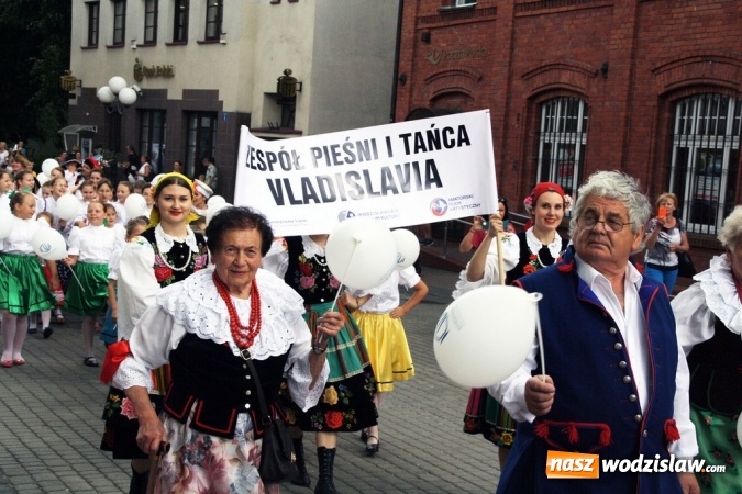 Zdjęcie w galerii na portalu naszwodzislaw.com: 47. Dni Wodzisławia Śląskiego rozpoczęte. Do oficjalnego otwarcia wydarzenia użyto... 50 metrowego zamku błyskawicznego wiadomości z regionu