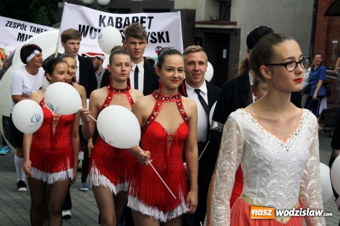 Zdjęcie w galerii na portalu naszwodzislaw.com: 47. Dni Wodzisławia Śląskiego rozpoczęte. Do oficjalnego otwarcia wydarzenia użyto... 50 metrowego zamku błyskawicznego wiadomości z regionu