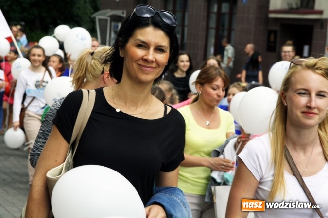 Zdjęcie w galerii na portalu naszwodzislaw.com: 47. Dni Wodzisławia Śląskiego rozpoczęte. Do oficjalnego otwarcia wydarzenia użyto... 50 metrowego zamku błyskawicznego wiadomości z regionu