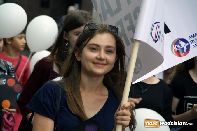 Zdjęcie w galerii na portalu naszwodzislaw.com: 47. Dni Wodzisławia Śląskiego rozpoczęte. Do oficjalnego otwarcia wydarzenia użyto... 50 metrowego zamku błyskawicznego wiadomości z regionu