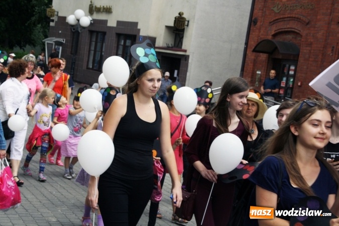 Zdjęcie w galerii na portalu naszwodzislaw.com: 47. Dni Wodzisławia Śląskiego rozpoczęte. Do oficjalnego otwarcia wydarzenia użyto... 50 metrowego zamku błyskawicznego wiadomości z regionu