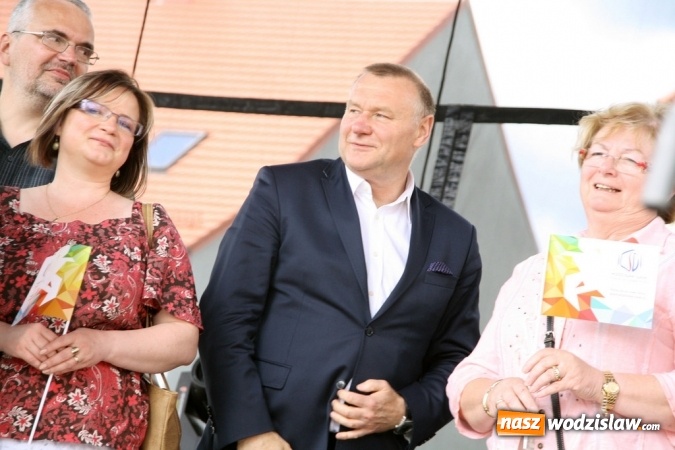 Zdjęcie w galerii na portalu naszwodzislaw.com: 47. Dni Wodzisławia Śląskiego rozpoczęte. Do oficjalnego otwarcia wydarzenia użyto... 50 metrowego zamku błyskawicznego wiadomości z regionu