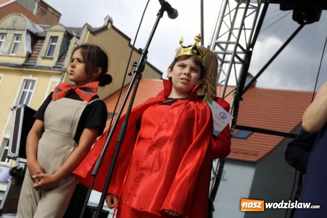 Zdjęcie w galerii na portalu naszwodzislaw.com: 47. Dni Wodzisławia Śląskiego rozpoczęte. Do oficjalnego otwarcia wydarzenia użyto... 50 metrowego zamku błyskawicznego wiadomości z regionu