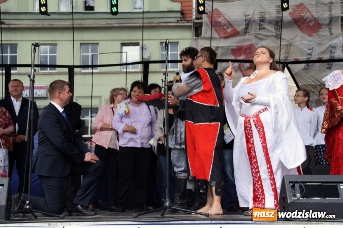 Zdjęcie w galerii na portalu naszwodzislaw.com: 47. Dni Wodzisławia Śląskiego rozpoczęte. Do oficjalnego otwarcia wydarzenia użyto... 50 metrowego zamku błyskawicznego wiadomości z regionu