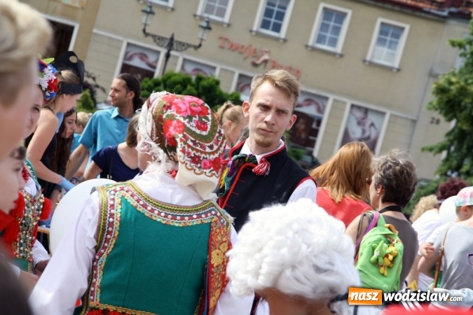 Zdjęcie w galerii na portalu naszwodzislaw.com: 47. Dni Wodzisławia Śląskiego rozpoczęte. Do oficjalnego otwarcia wydarzenia użyto... 50 metrowego zamku błyskawicznego wiadomości z regionu