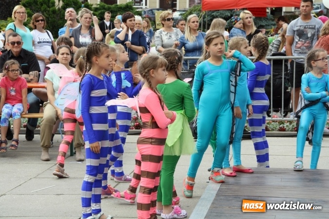 Zdjęcie w galerii na portalu naszwodzislaw.com: 47. Dni Wodzisławia Śląskiego rozpoczęte. Do oficjalnego otwarcia wydarzenia użyto... 50 metrowego zamku błyskawicznego wiadomości z regionu